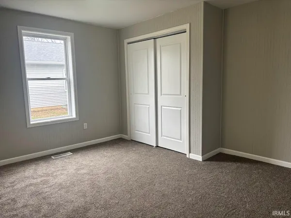 $149,900 | 6 East Pearl Street, Washington, IN 47501