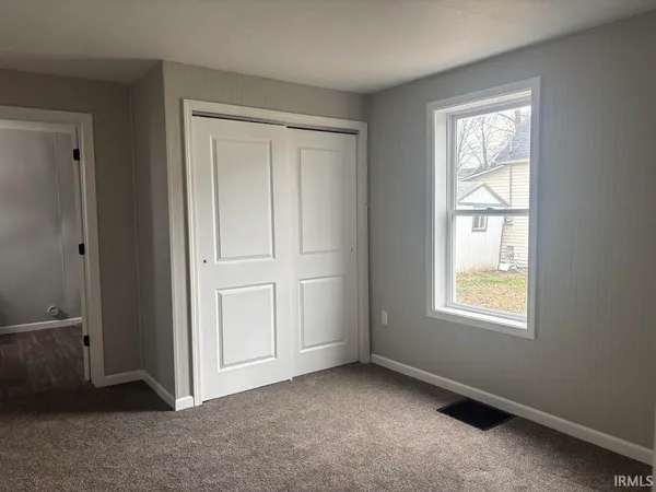 $149,900 | 6 East Pearl Street, Washington, IN 47501