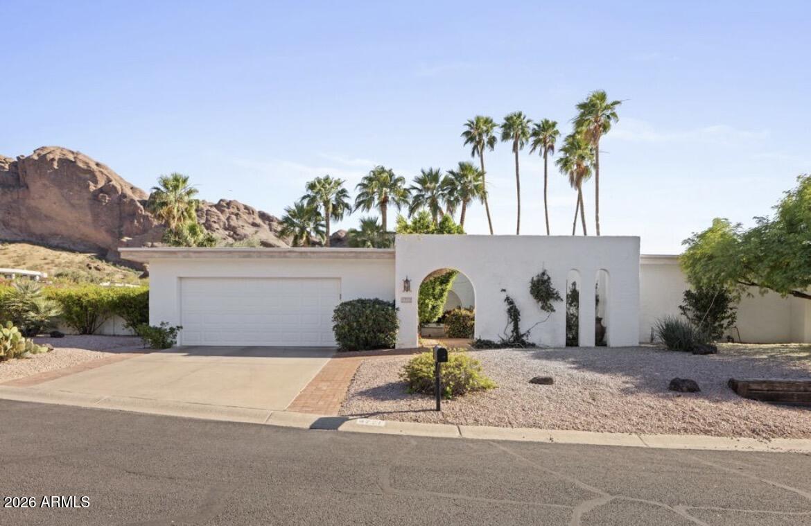 4721 East Rancho Drive Phoenix, AZ 85018 - Photo 4 of 19 IMG_4763