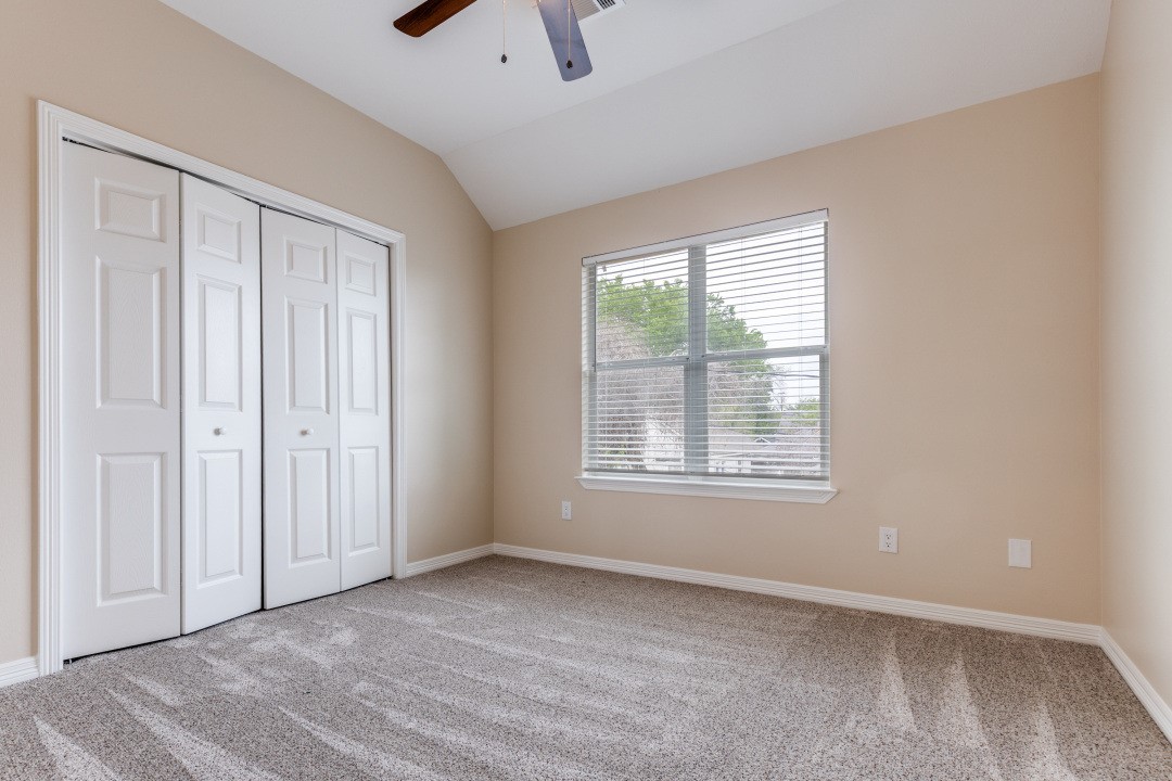 3231 Alabama Street Houston, TX 77004 - Photo 15 of 20 an empty room with windows