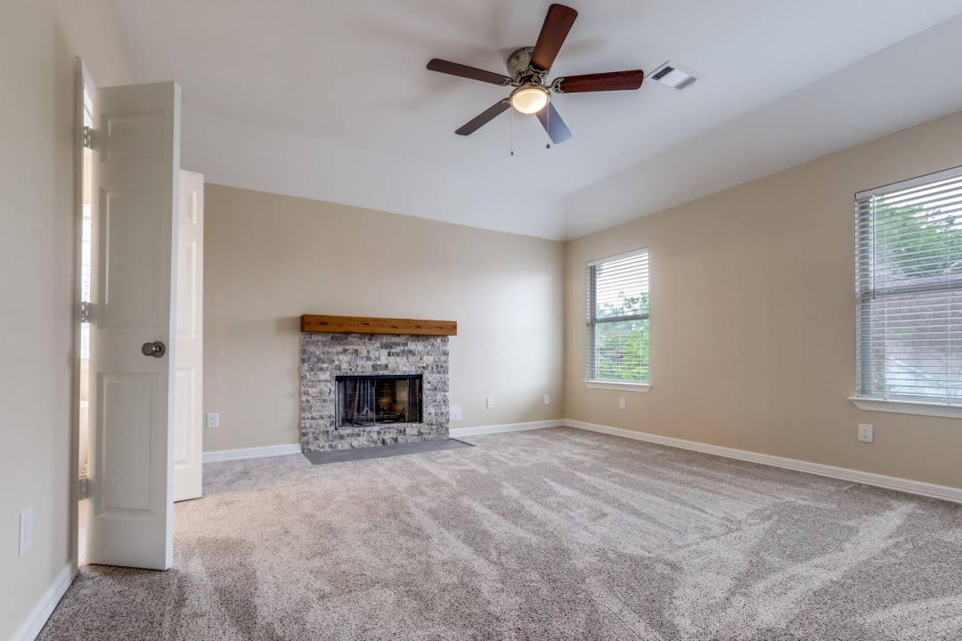 3231 Alabama Street Houston, TX 77004 - Photo 10 of 20 a view of an empty room with window and fire place