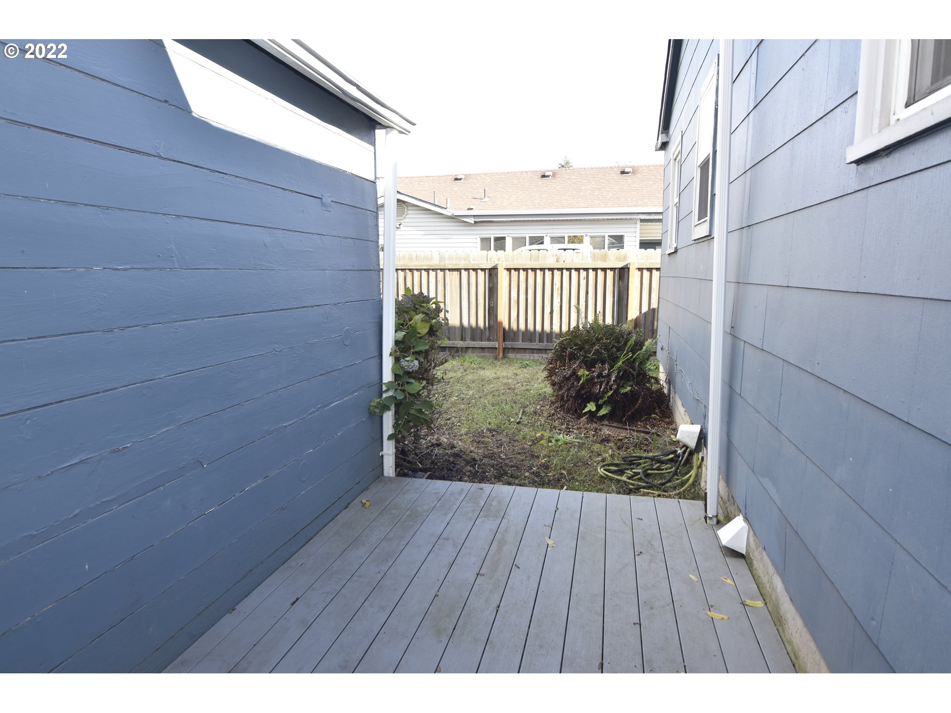474 Broadway Street Springfield, OR 97477 - Photo 15 of 21 a view of a balcony