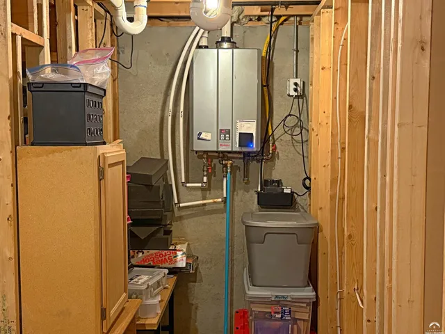 $364,900 | 3112 Sherwood Drive, Lawrence, KS 66049