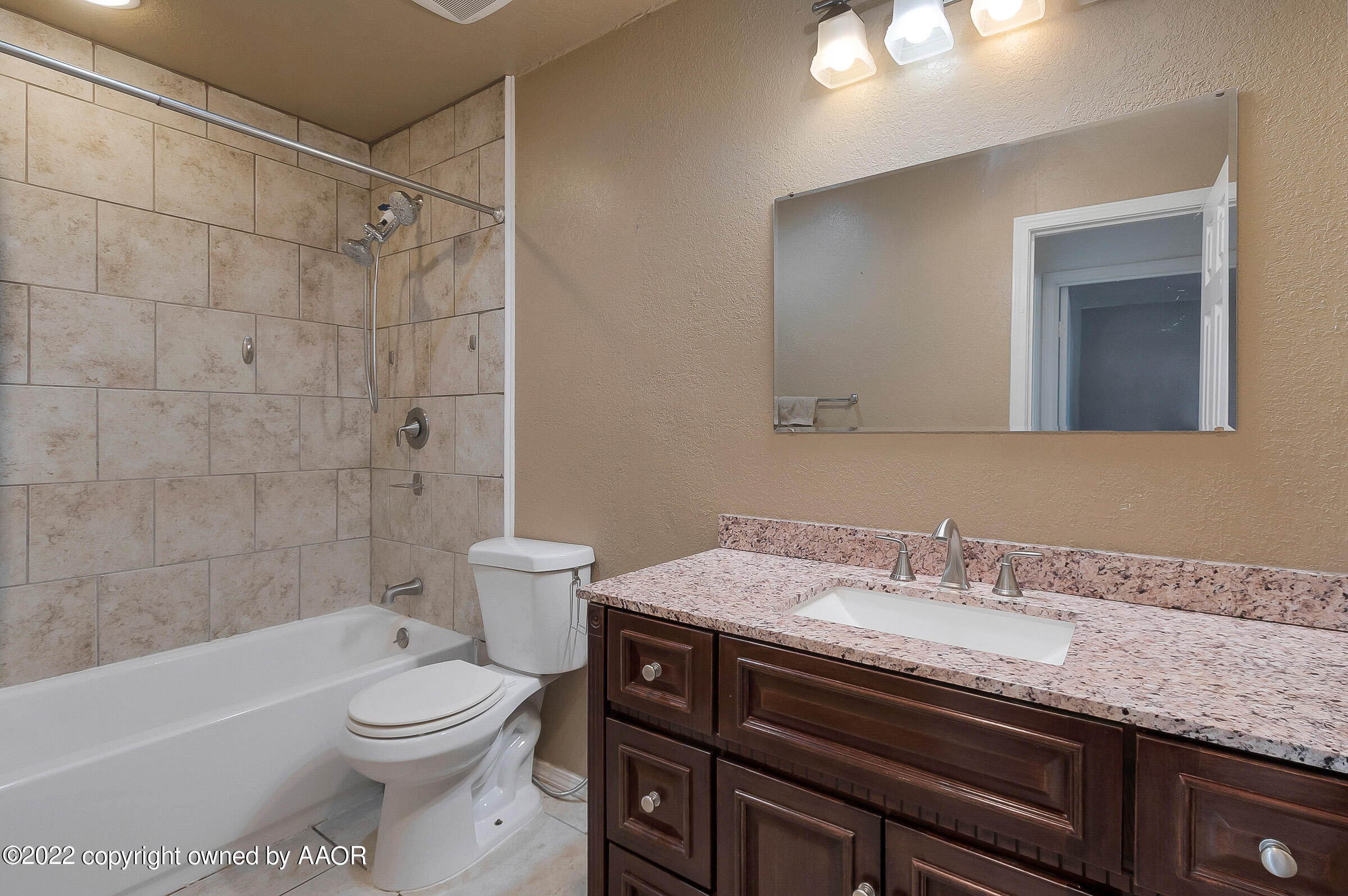 3814 South Hayden Street Amarillo, TX 79110 - Photo 13 of 16 013_Bathroom 2