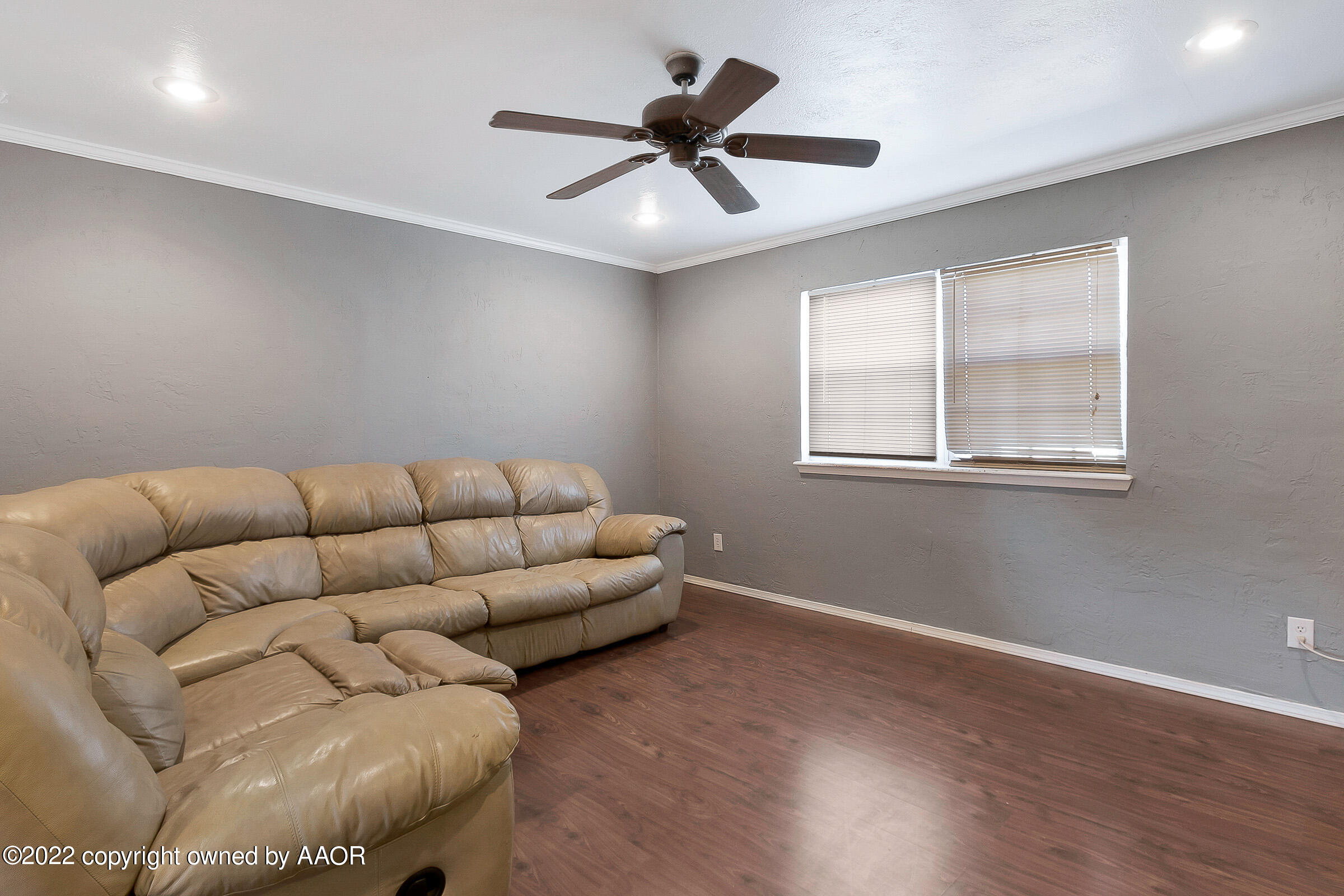 3814 South Hayden Street Amarillo, TX 79110 - Photo 3 of 16 003_Living Room