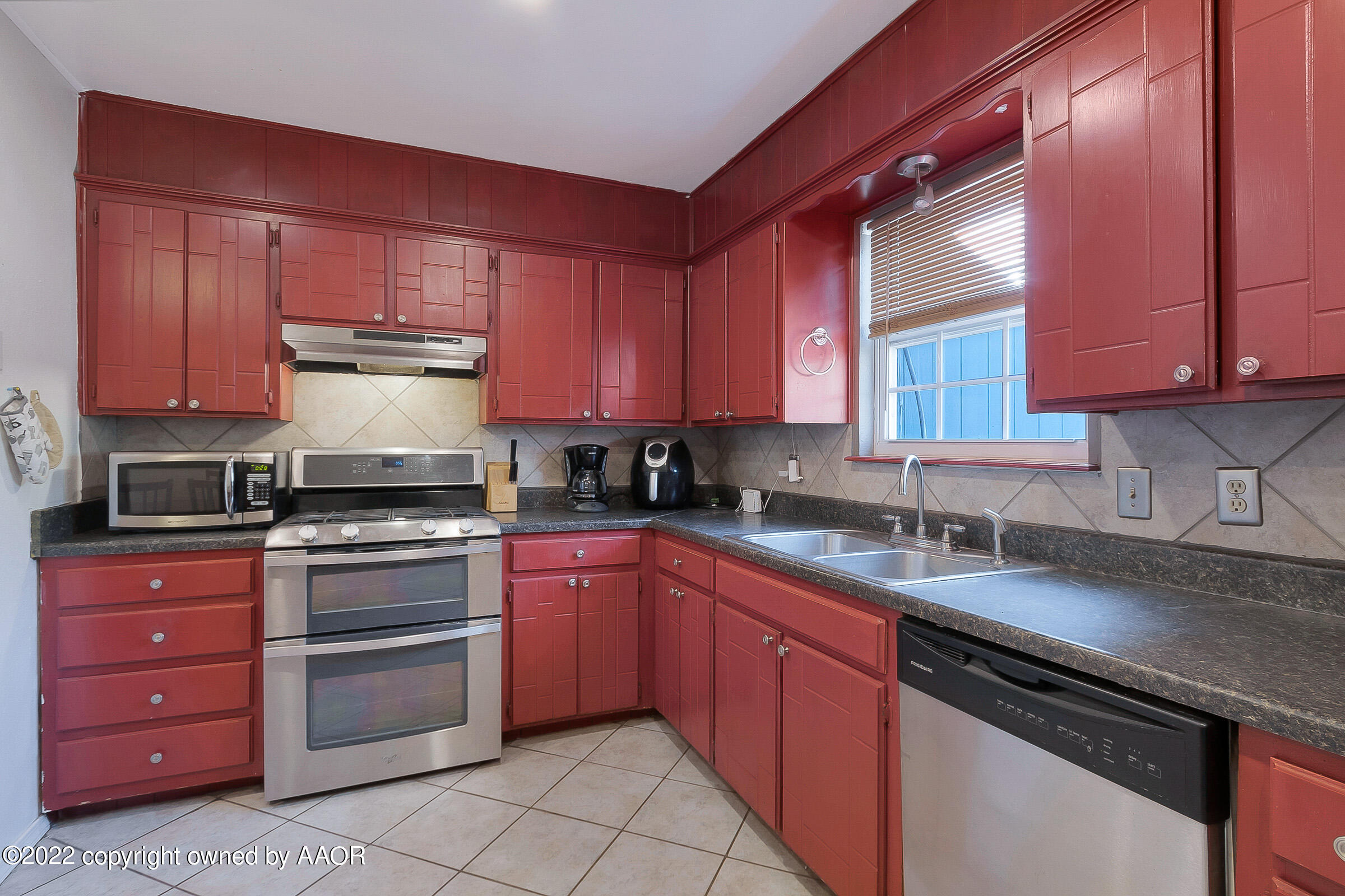 3814 South Hayden Street Amarillo, TX 79110 - Photo 6 of 16 006_Kitchen