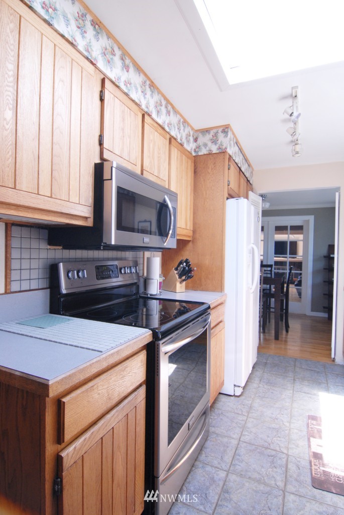 402 South 36th Street Renton, WA 98055 - Photo 14 of 22