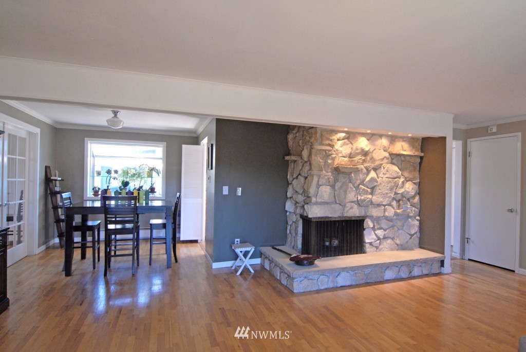 402 South 36th Street Renton, WA 98055 - Photo 3 of 22
