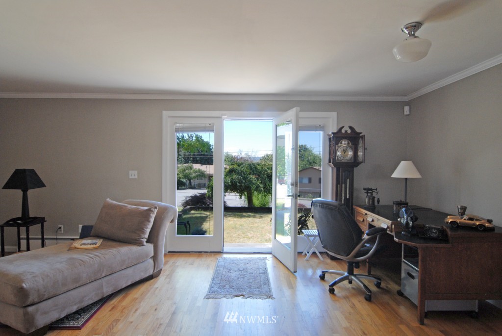 402 South 36th Street Renton, WA 98055 - Photo 5 of 22