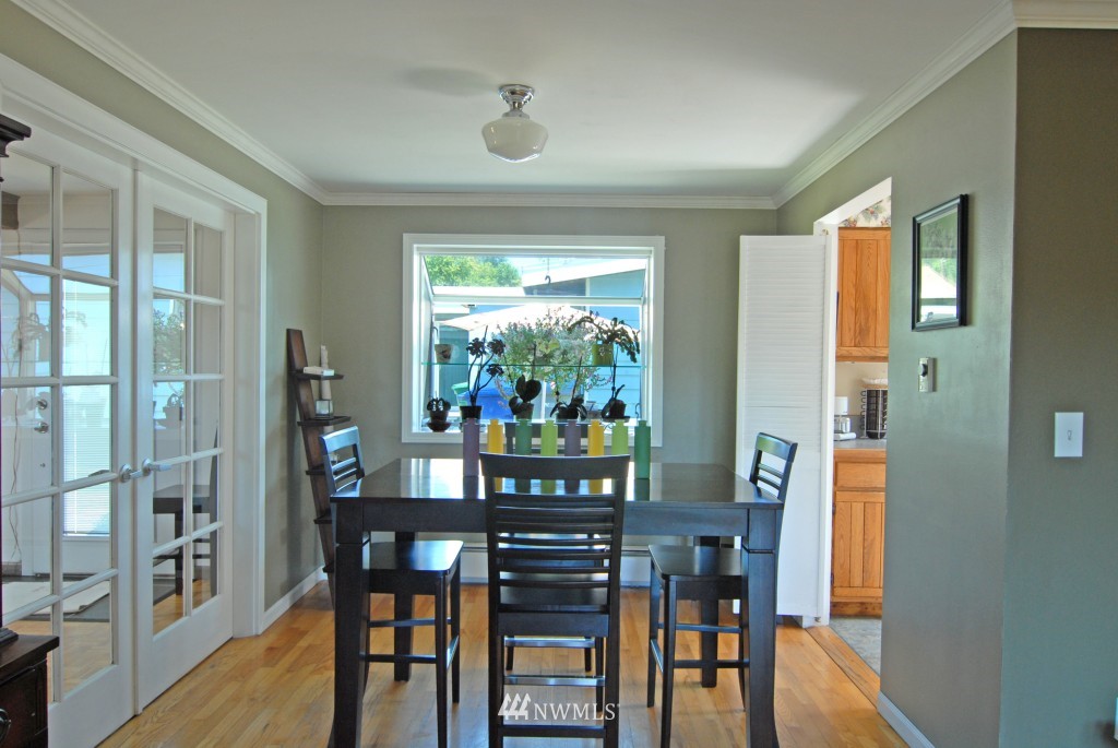 402 South 36th Street Renton, WA 98055 - Photo 9 of 22