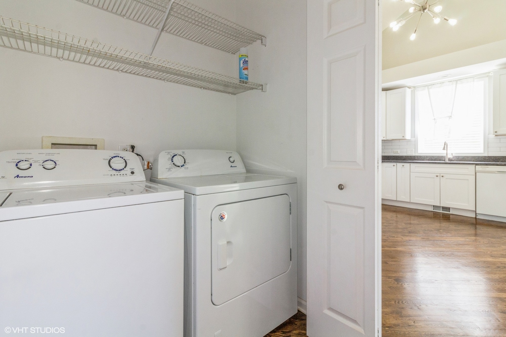 580 Chestnut Drive Oswego, IL 60543 - Photo 7 of 20 a utility room with dryer and washer