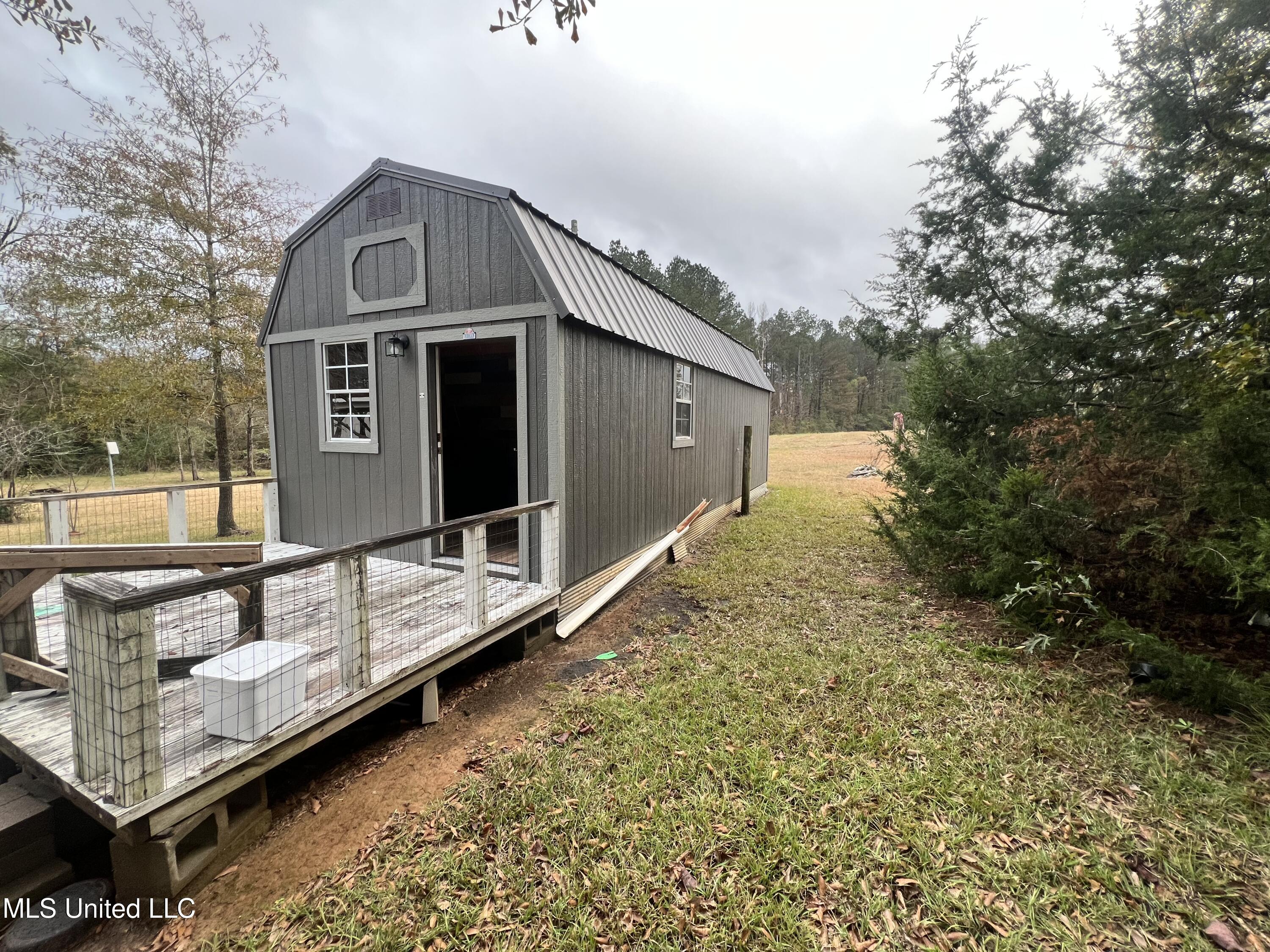 2465 Singleton Road Carthage, MS 39051 - Photo 2 of 12 C348AC4D-8A55-4C8E-83C0-3628CDA0D9B2
