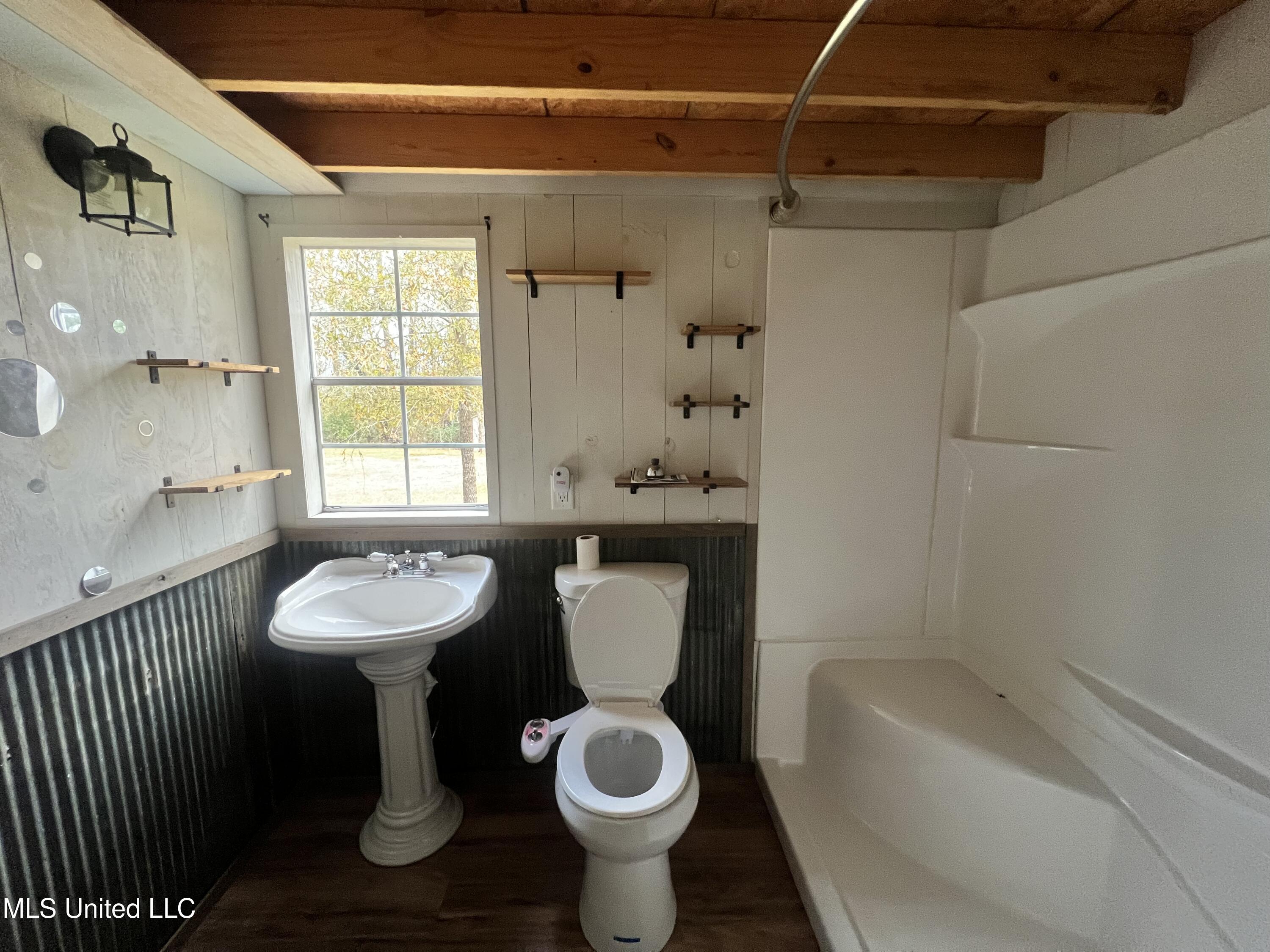 2465 Singleton Road Carthage, MS 39051 - Photo 7 of 12 63DE15DF-5034-4B81-A63F-45CEE1678699