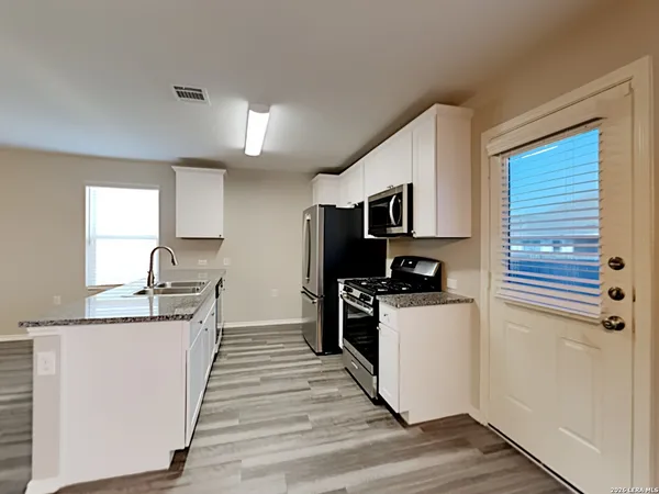 $1,919 | 6815 Hibiscus, San Antonio, TX 78218