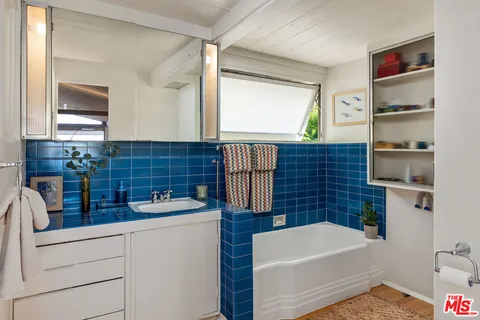 $2,495,000 | 3624 Buena Park Drive, Studio City, CA 91604