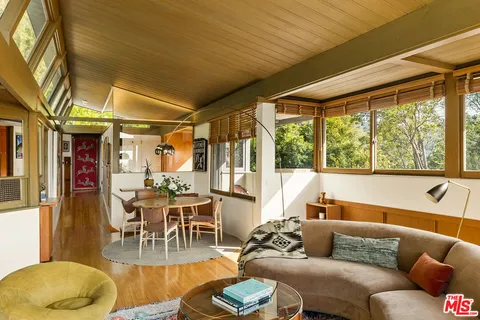 $2,495,000 | 3624 Buena Park Drive, Studio City, CA 91604