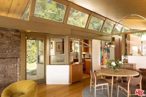 $2,495,000 | 3624 Buena Park Drive, Studio City, CA 91604