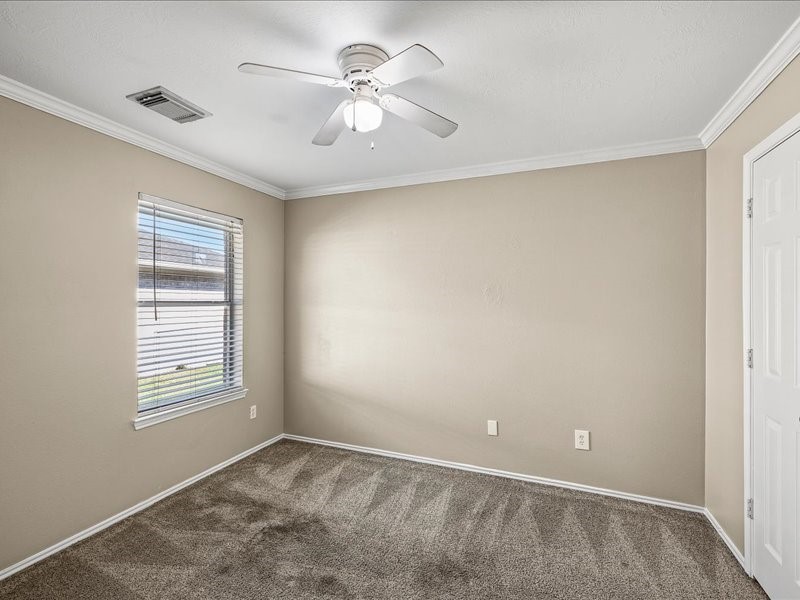 167 Rustic Colony Lane Dickinson, TX 77539 - Photo 18 of 32 Gallery Image 18