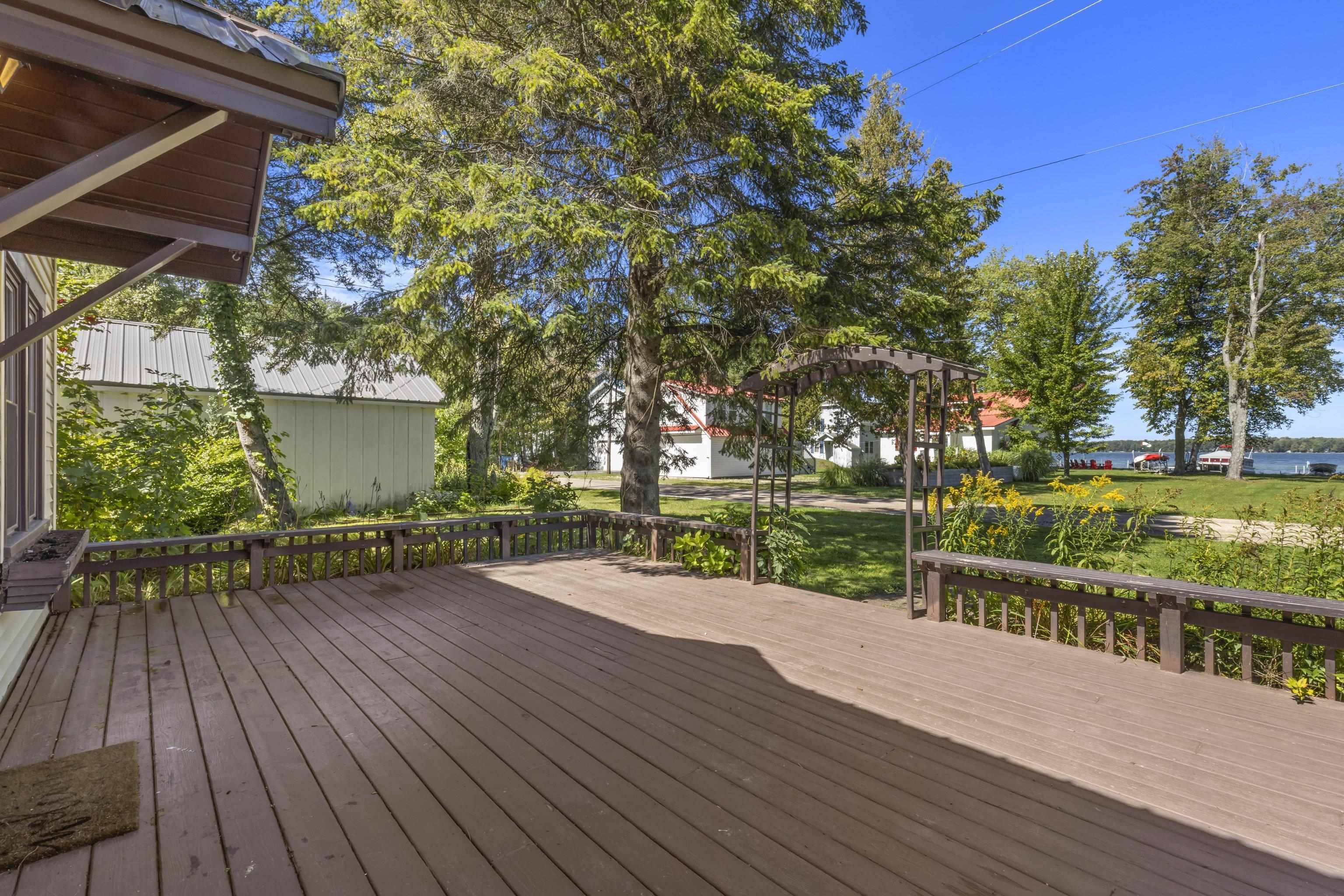 8485 Bay Point Road Beulah, MI 49617 - Photo 5 of 34 1950535-20f7dcf7-243a-4430-9df5-3c4ddd67eaa4.JPG