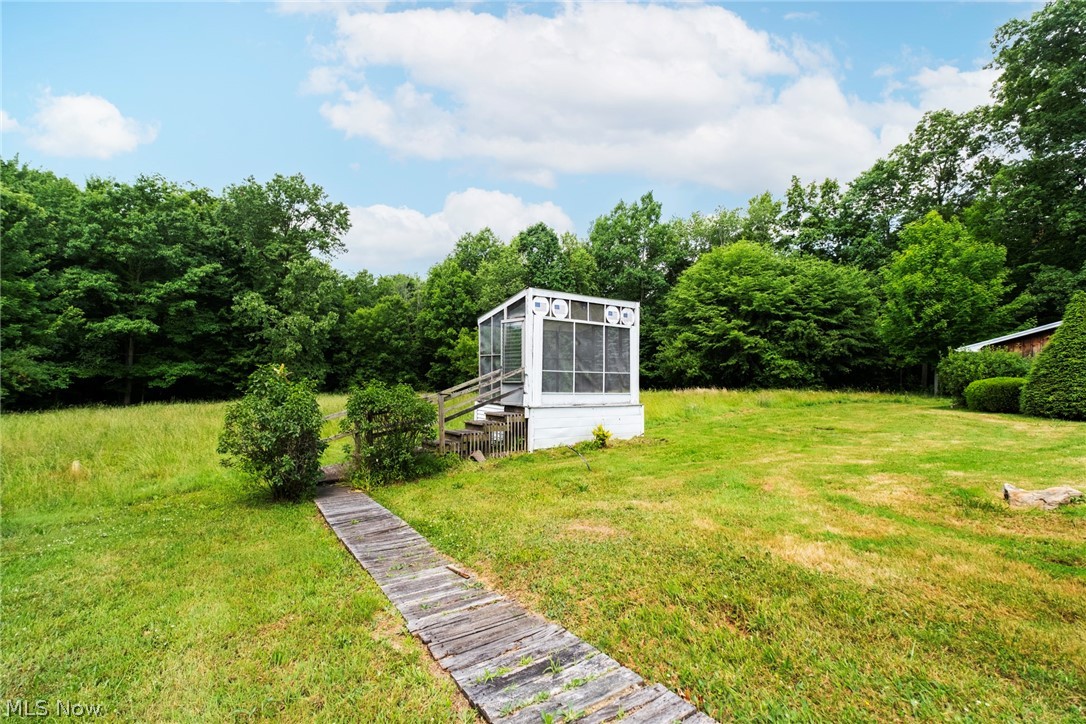 9710 Stratton Road Salem, OH 44460 - Photo 44 of 48 Screened in viewing spot
