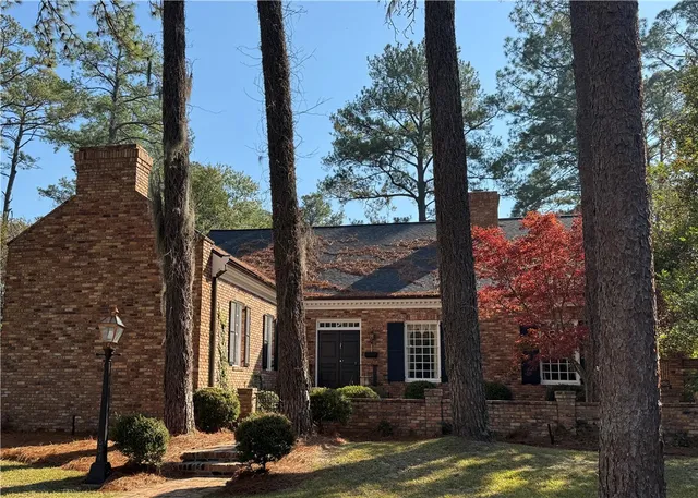 $525,000 | 804 Cherokee Circle, Waycross, GA 31501