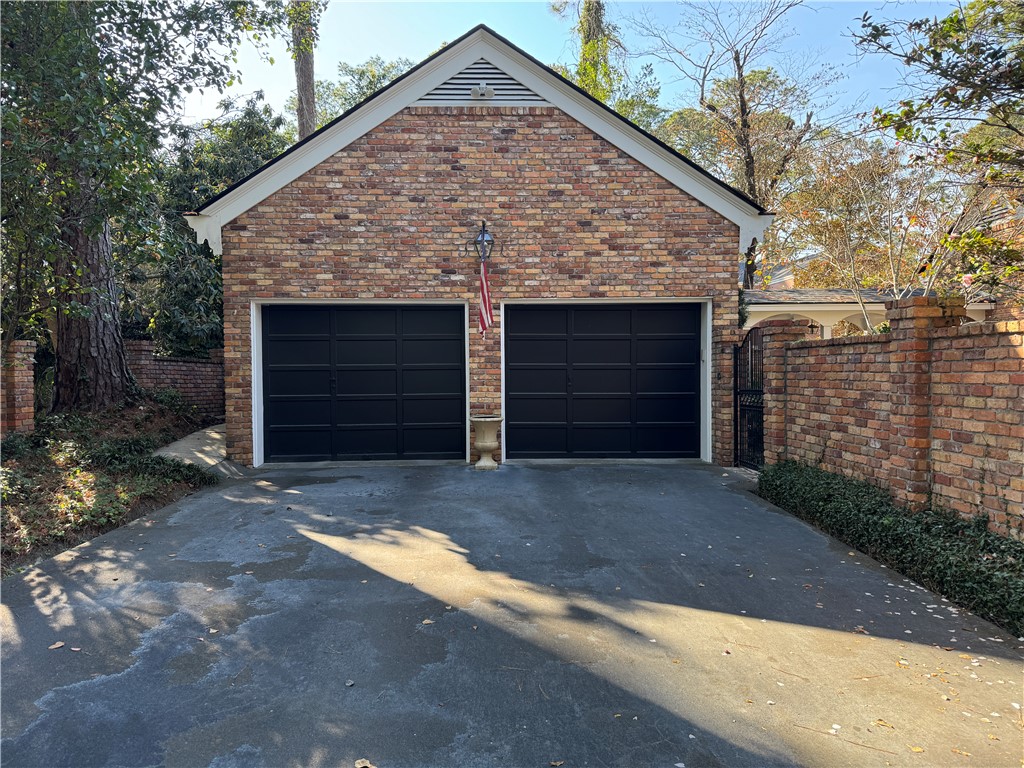 804 Cherokee Circle Waycross, GA 31501 - Photo 17 of 41 Attached garage