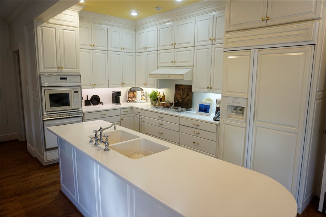 804 Cherokee Circle Waycross, GA 31501 - Photo 4 of 41 Kitchen