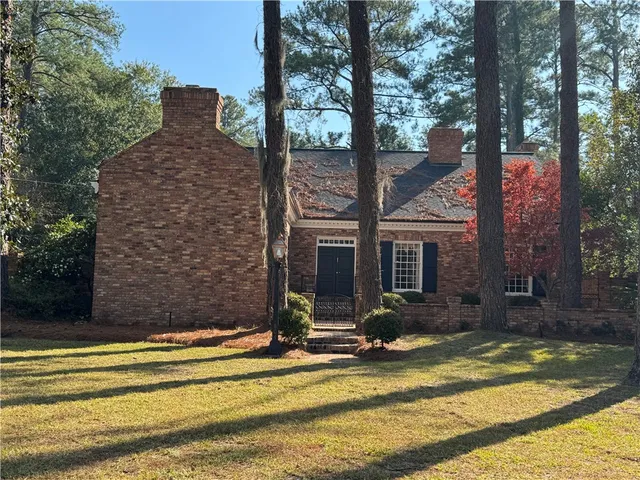 $525,000 | 804 Cherokee Circle, Waycross, GA 31501