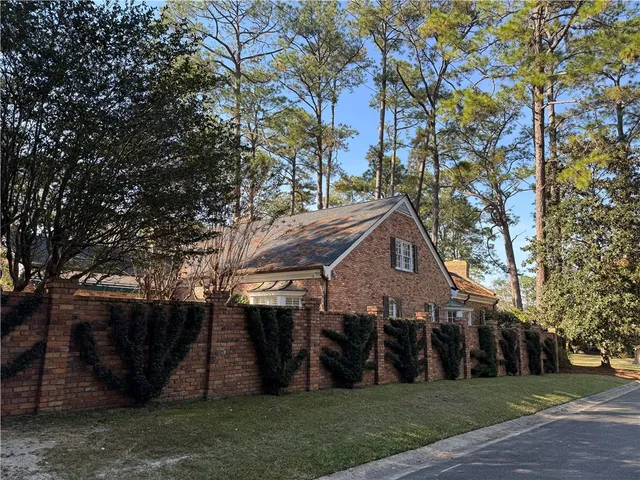 $525,000 | 804 Cherokee Circle, Waycross, GA 31501