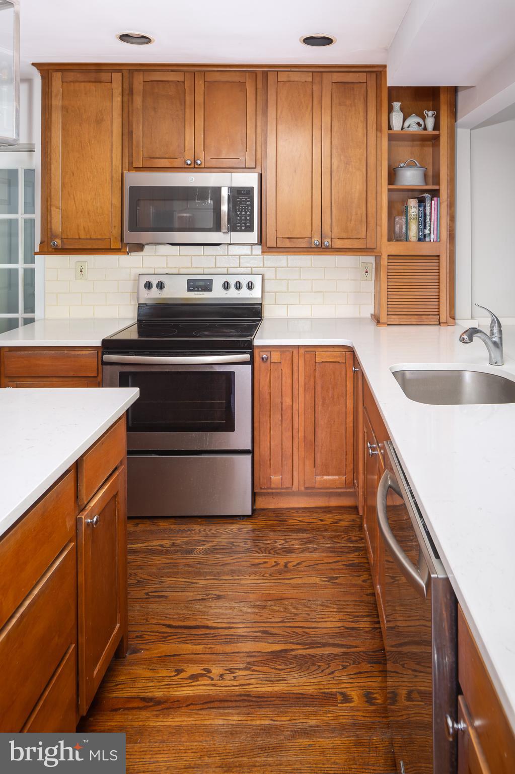 605 Golf Club Road Newtown Square, PA 19073 - Photo 17 of 45 Kitchen w/ Door to Mudroom