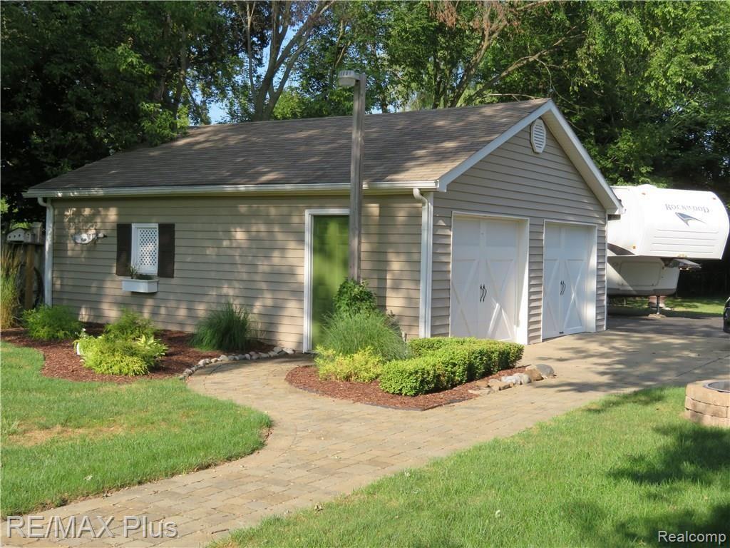 2151 Howe Road Burton, MI 48519 - Photo 26 of 30 IMG_1519.JPG
