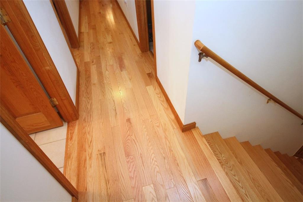 23 Cook Lane Kennebunk, ME 04043 - Photo 15 of 29 2nd Floor Hallway