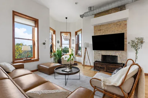 $650,000 | 1257 North Campbell Avenue, Unit 4, Chicago, IL 60622