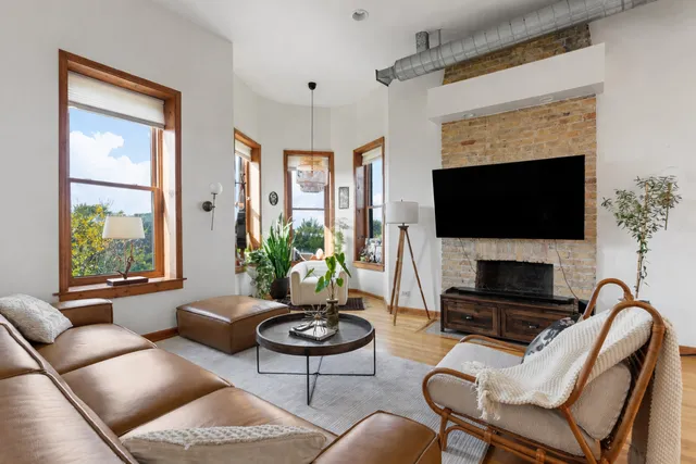 $650,000 | 1257 North Campbell Avenue, Unit 4, Chicago, IL 60622