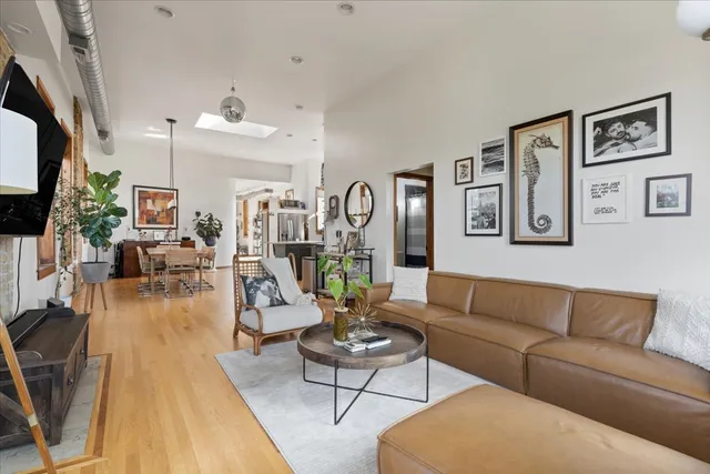 $650,000 | 1257 North Campbell Avenue, Unit 4, Chicago, IL 60622