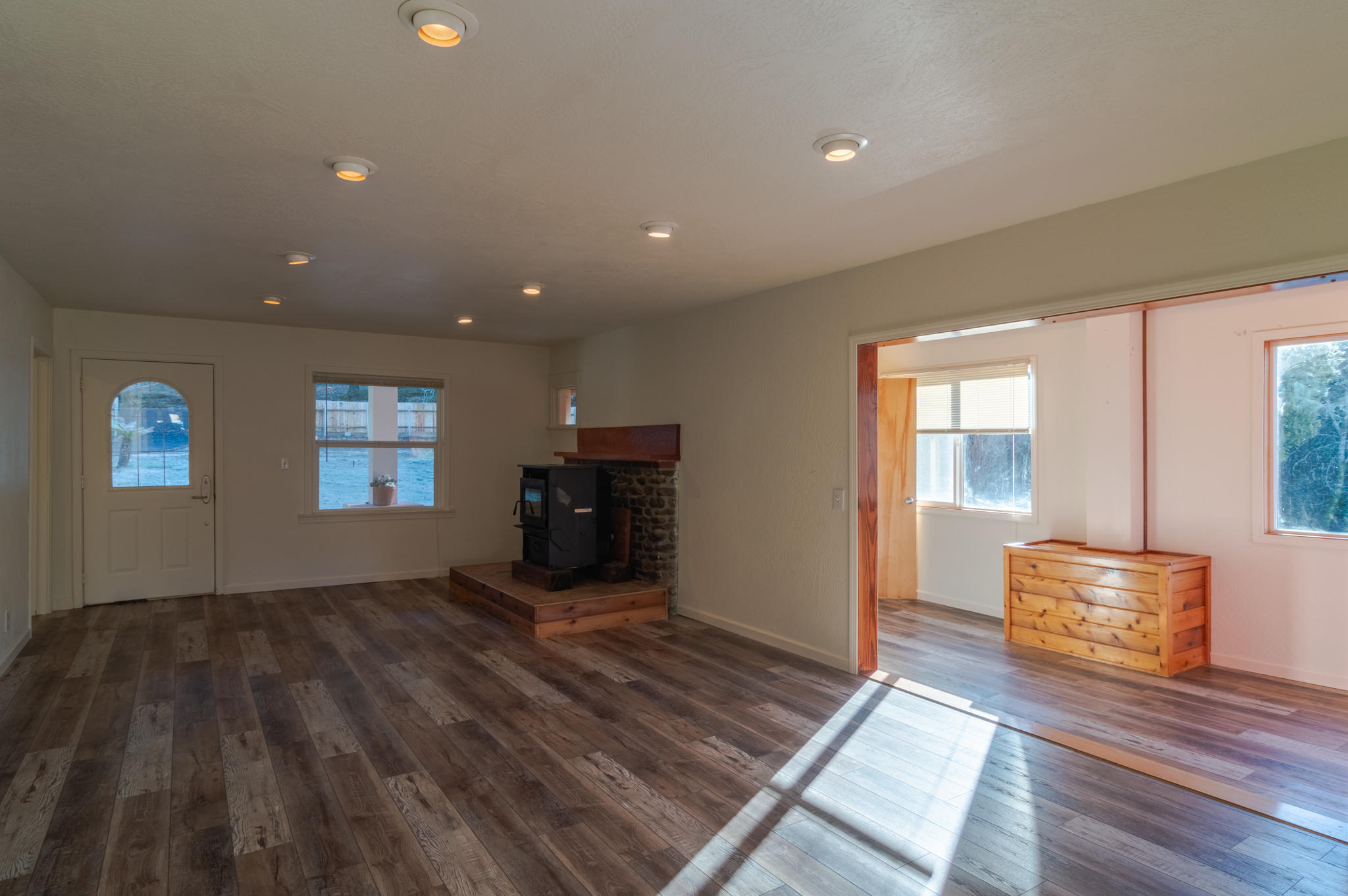 282 Thomas Road Miranda, CA 95553 - Photo 11 of 35 DSC_0356-HDR