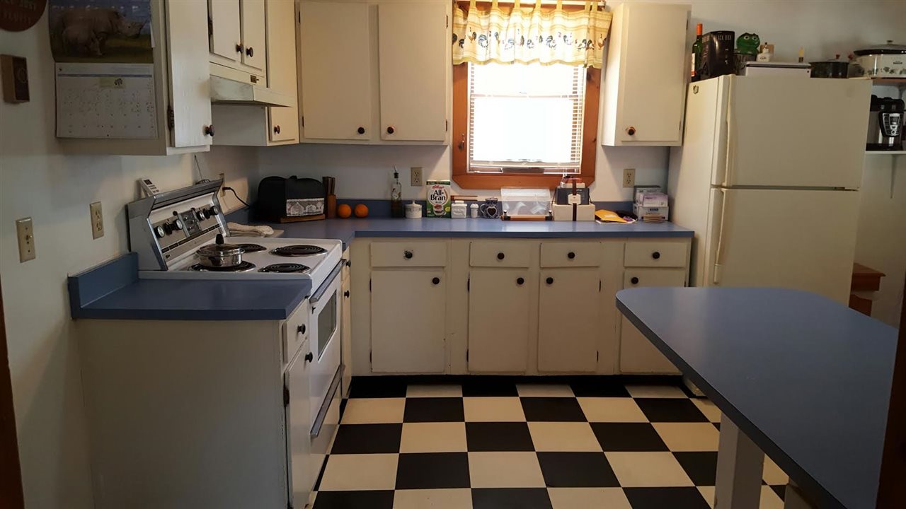 1118 Corn Hill Road Webster, NH 03303 - Photo 10 of 20