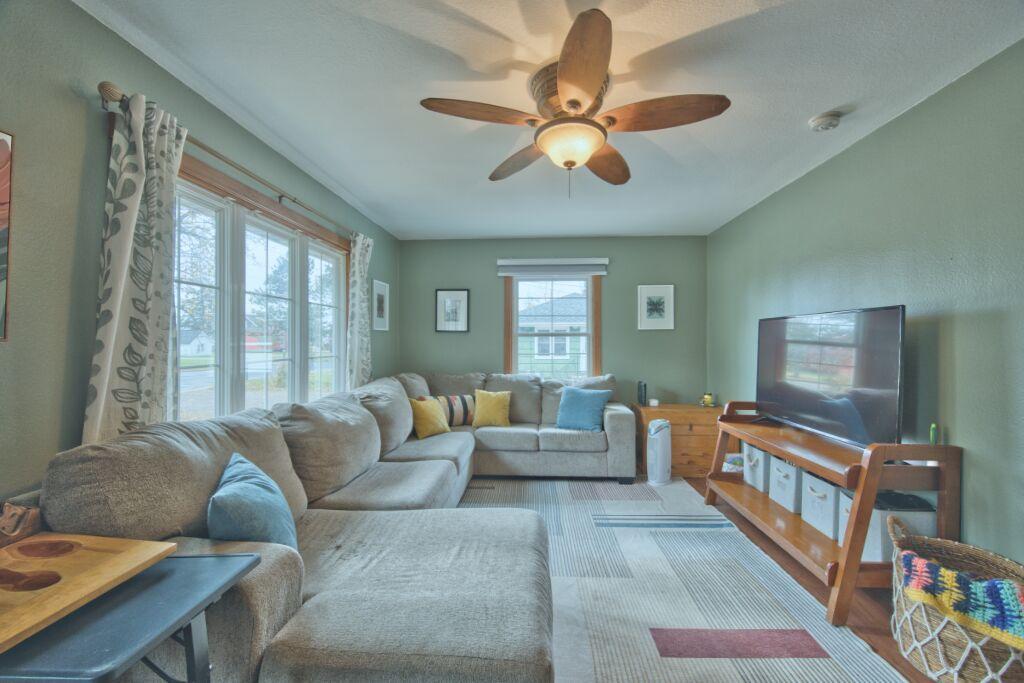 1505 East 39th Street Hibbing, MN 55746 - Photo 9 of 34