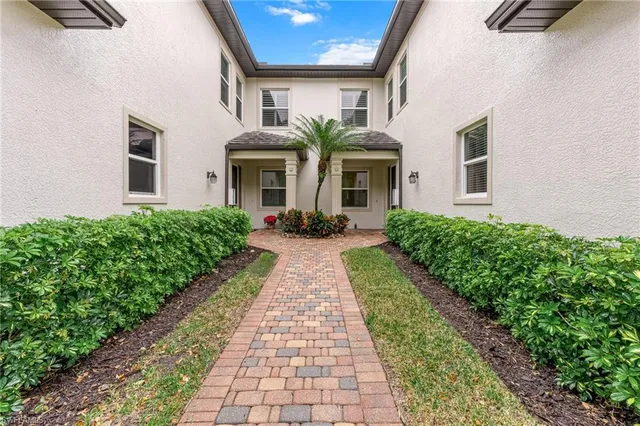 $695,000 | 6057 Ashford Lane, Unit 402, Naples, FL 34110