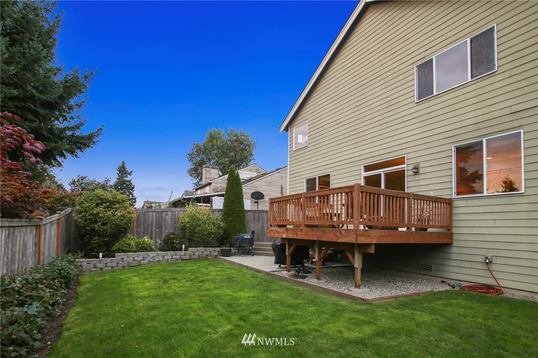 813 Field Avenue Northeast Renton, WA 98059 - Photo 22 of 22 a view of backyard with a patio and plants
