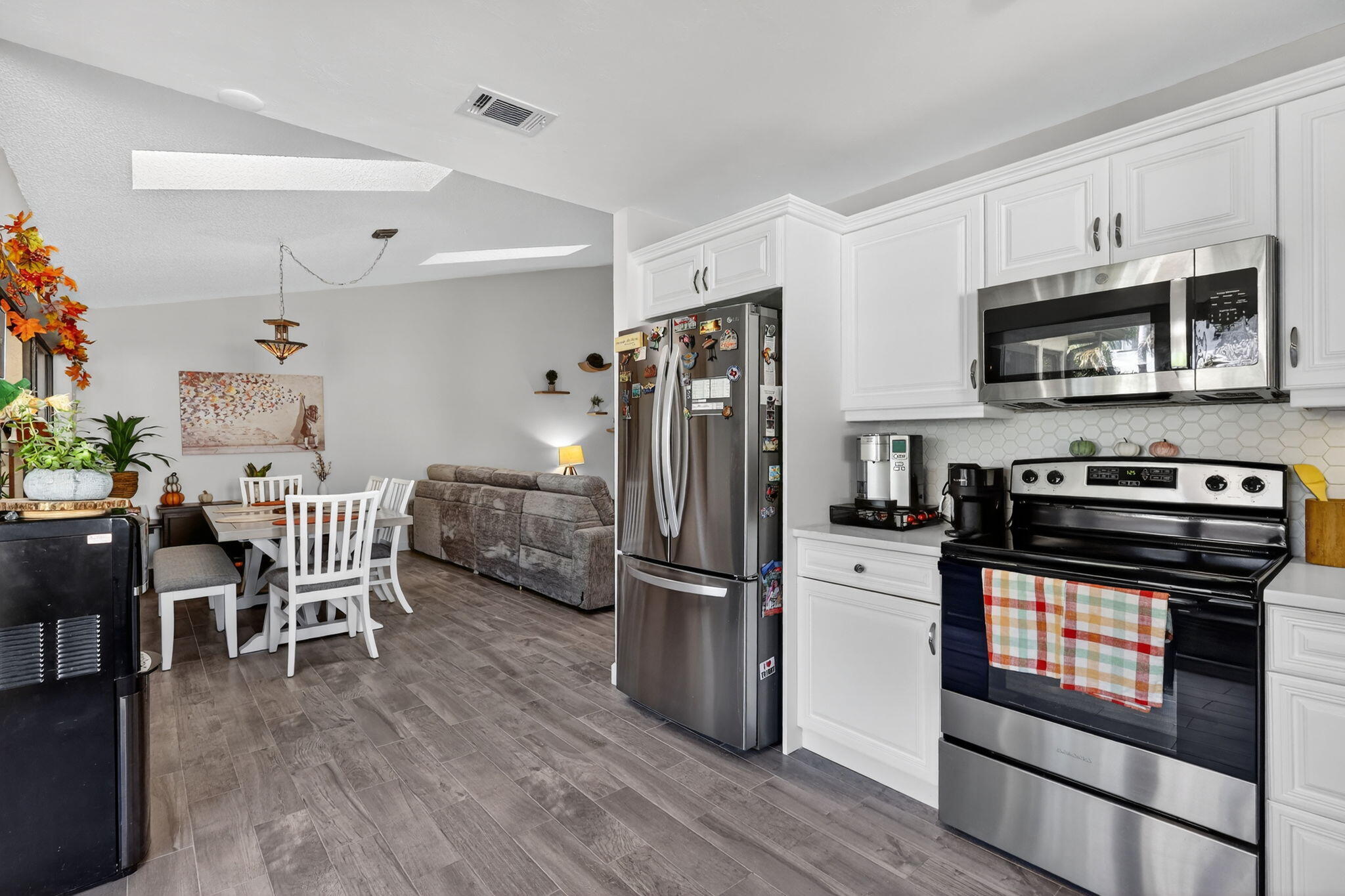 235 Southwest 29th Avenue Delray Beach, FL 33445 - Photo 3 of 44 Kitchen