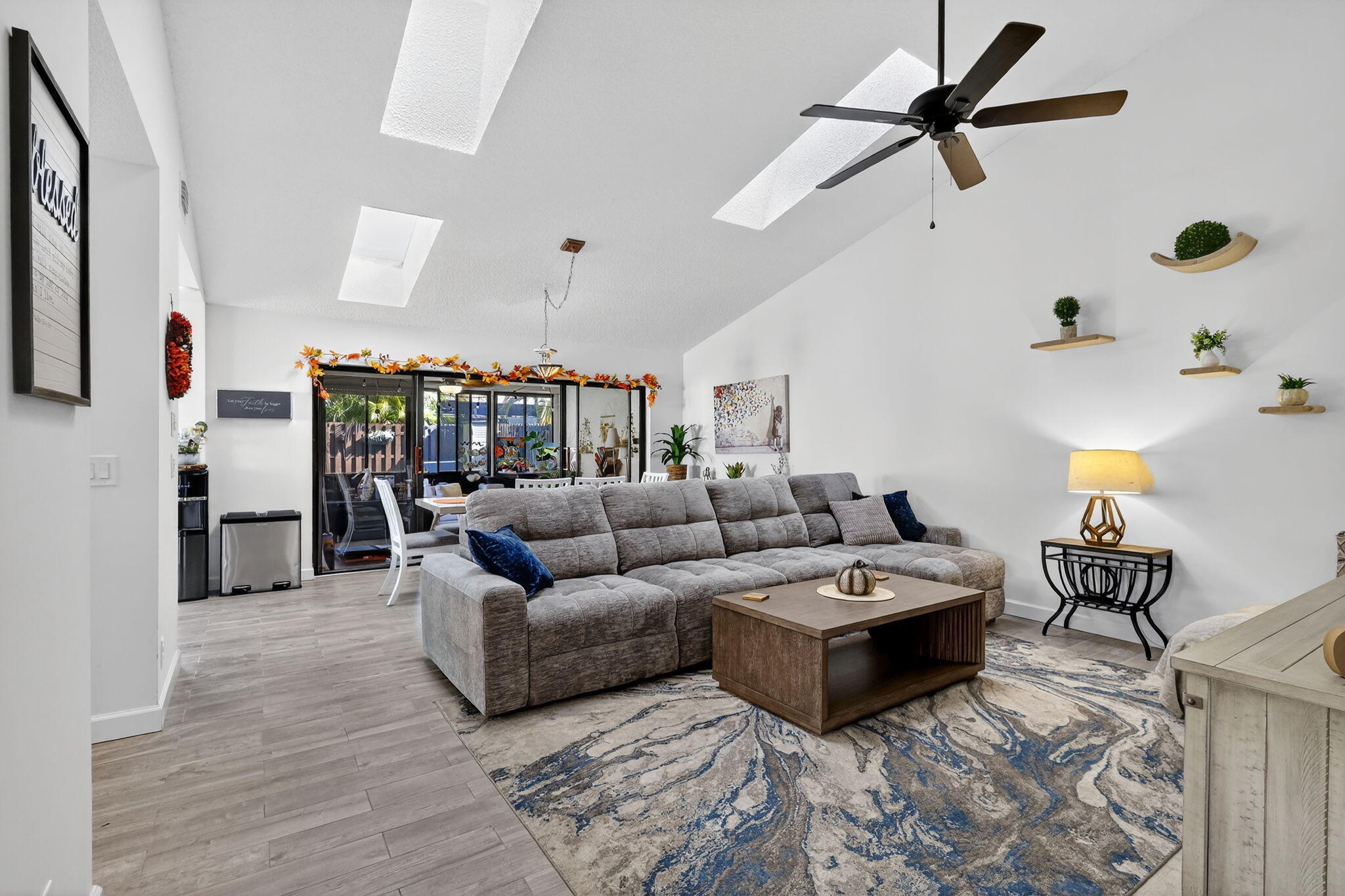 235 Southwest 29th Avenue Delray Beach, FL 33445 - Photo 8 of 44 Living Room