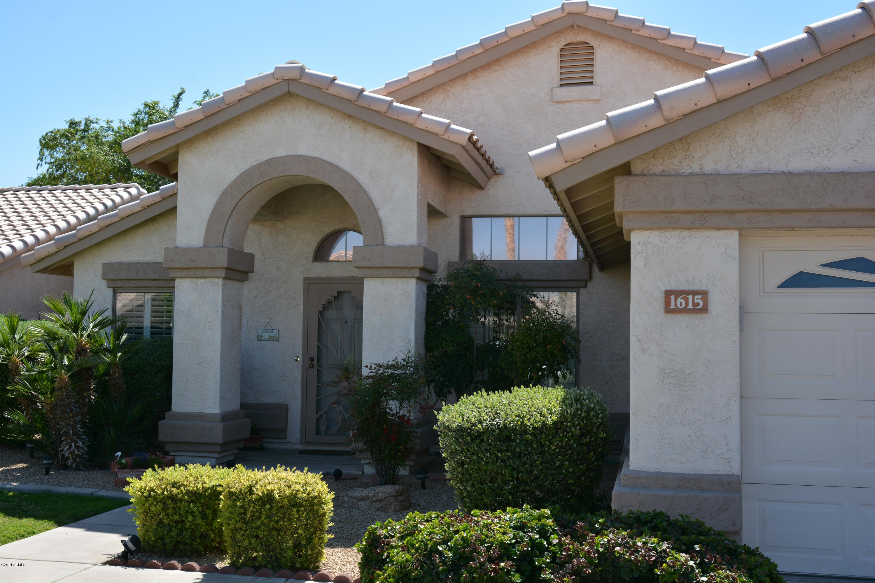 1615 East Redfield Road Gilbert, AZ 85234 - Photo 3 of 25 DSC_0114