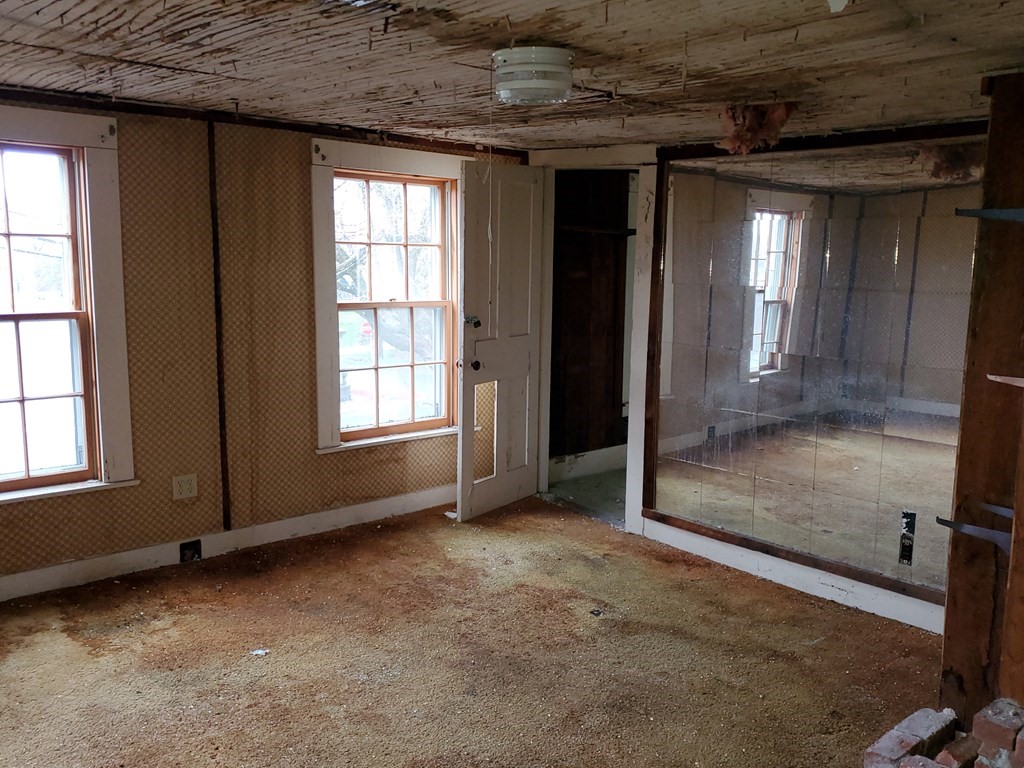 57 Main Street Wales, MA 01081 - Photo 9 of 26