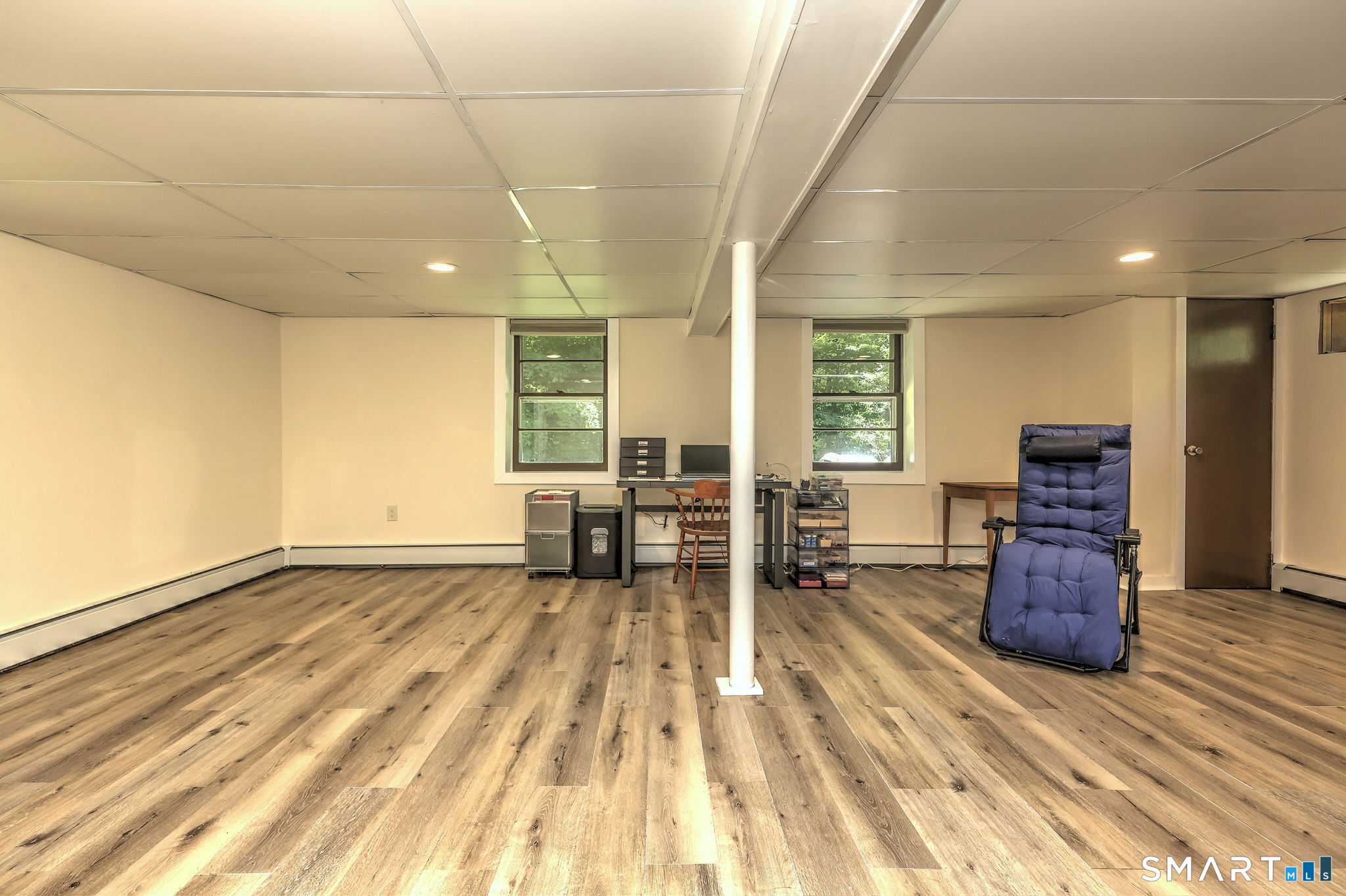 25 Mountain View Road Bethany, CT 06524 - Photo 20 of 27 Large lower level space with seperate entrance.