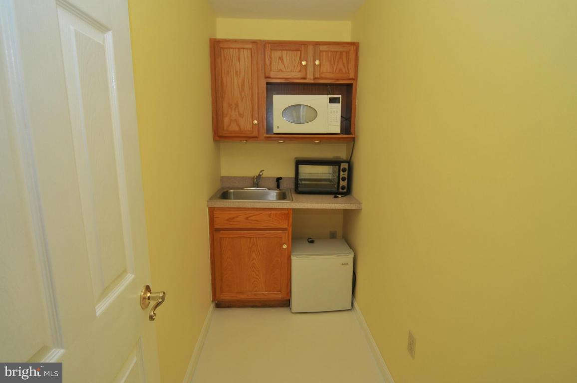 219 Browning Road Lancaster, PA 17602 - Photo 6 of 14 Gallery Image 6