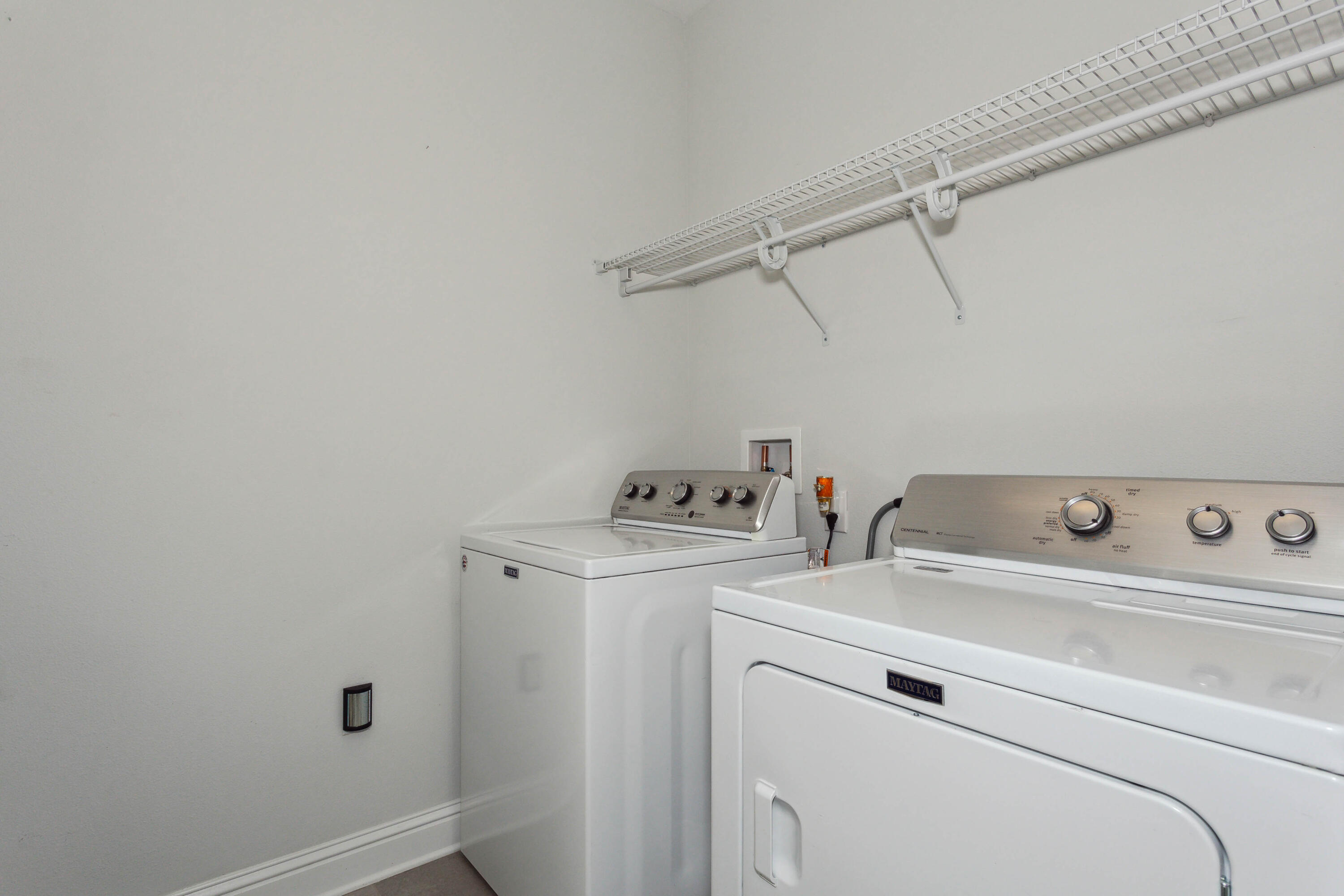 159 Laurel Oaks Drive Freeport, FL 32439 - Photo 28 of 34 a utility room with dryer and washer