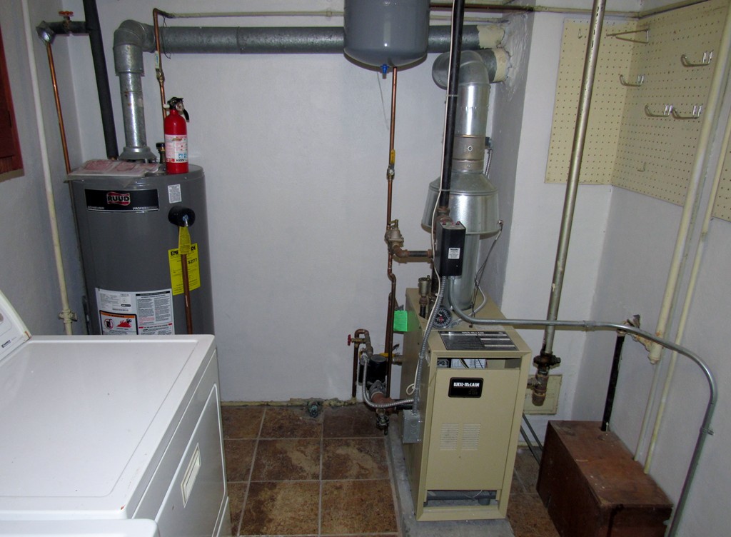 1247 Trapelo Road Waltham, MA 02451 - Photo 24 of 28 a view of walk in closet