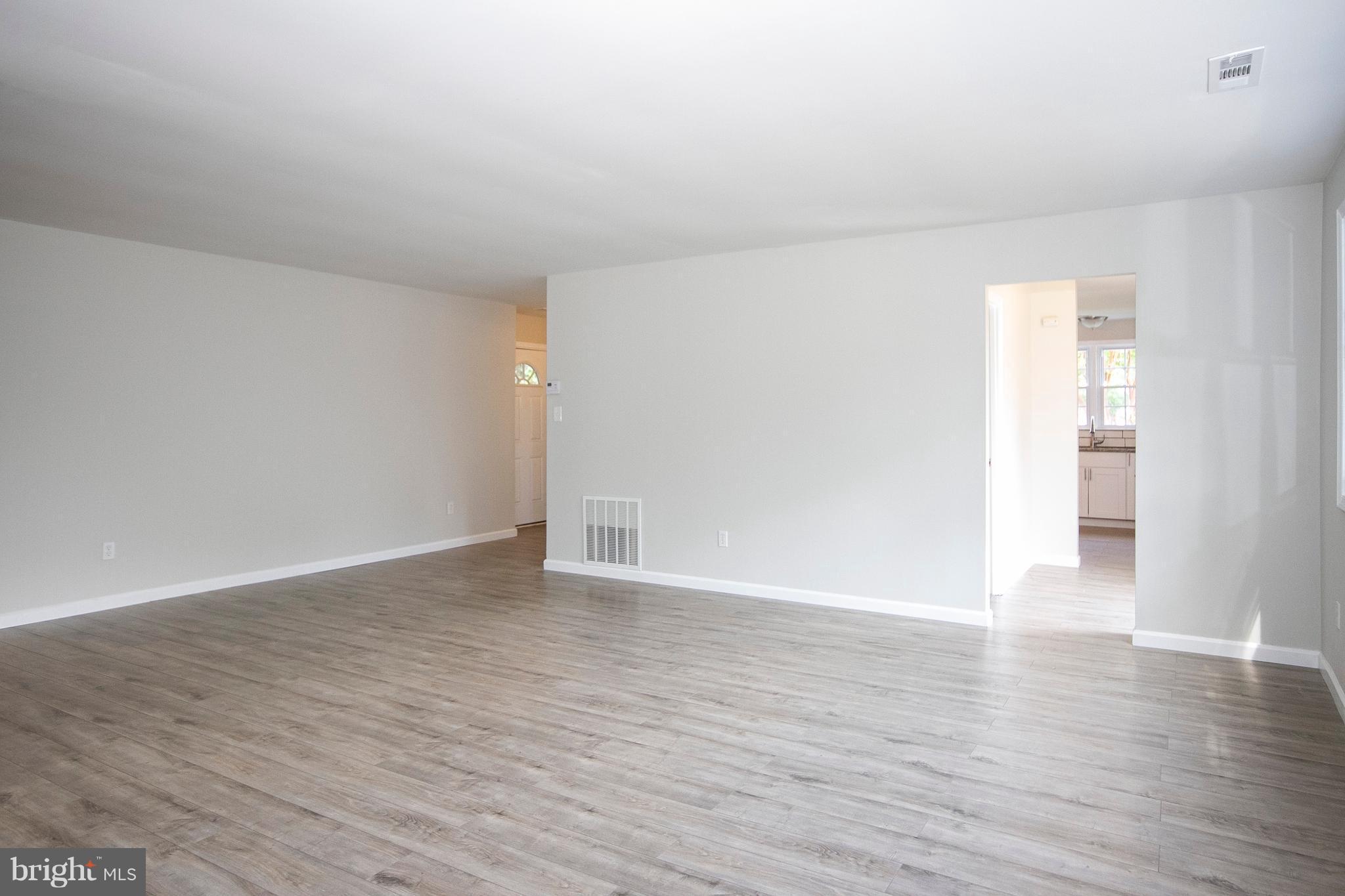 7169 Fairbrook Road Baltimore, MD 21244 - Photo 5 of 24 Interior (General)