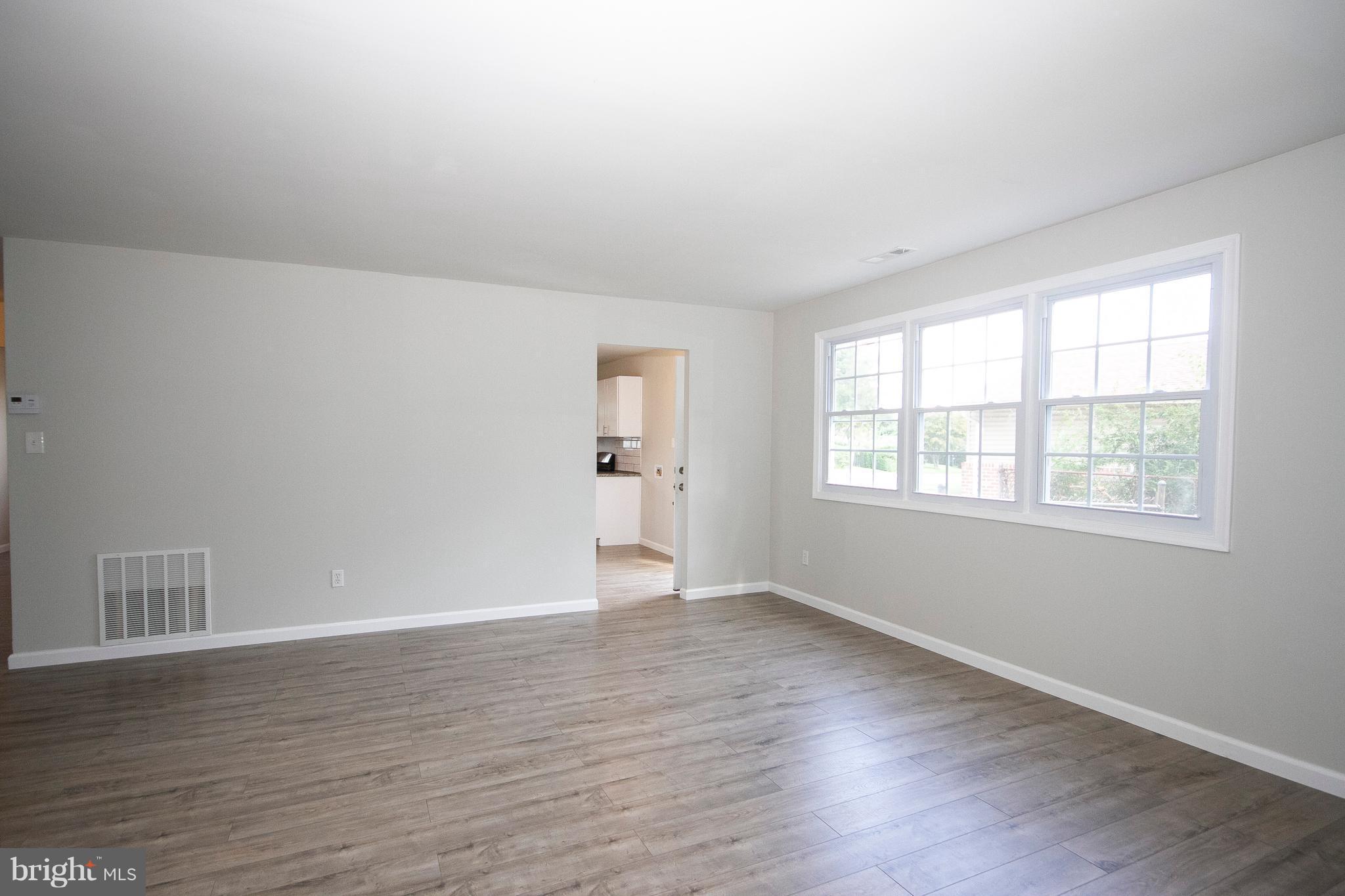 7169 Fairbrook Road Baltimore, MD 21244 - Photo 6 of 24 Interior (General)
